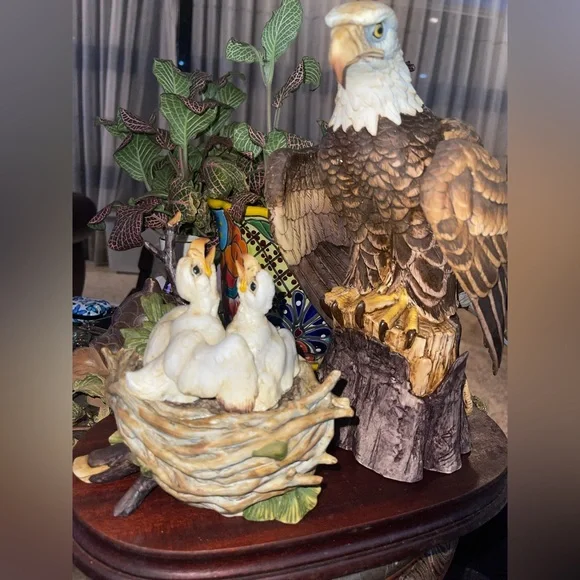 Andrea By Sadek Majestic Bald Eagle Figurine - Picture 3 of 13